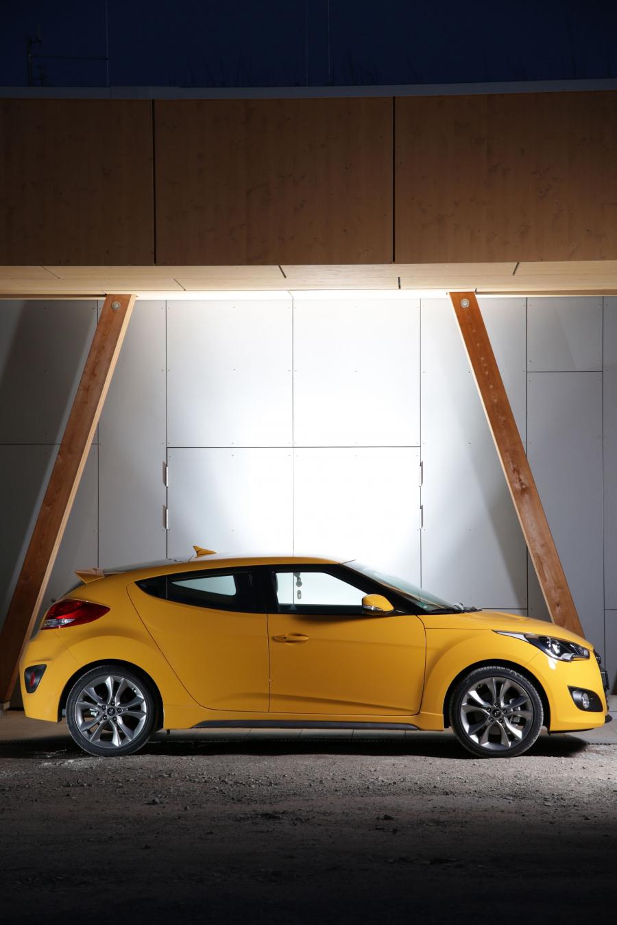  Hyundai Veloster Turbo 2015 года  (фото 2 из 27)